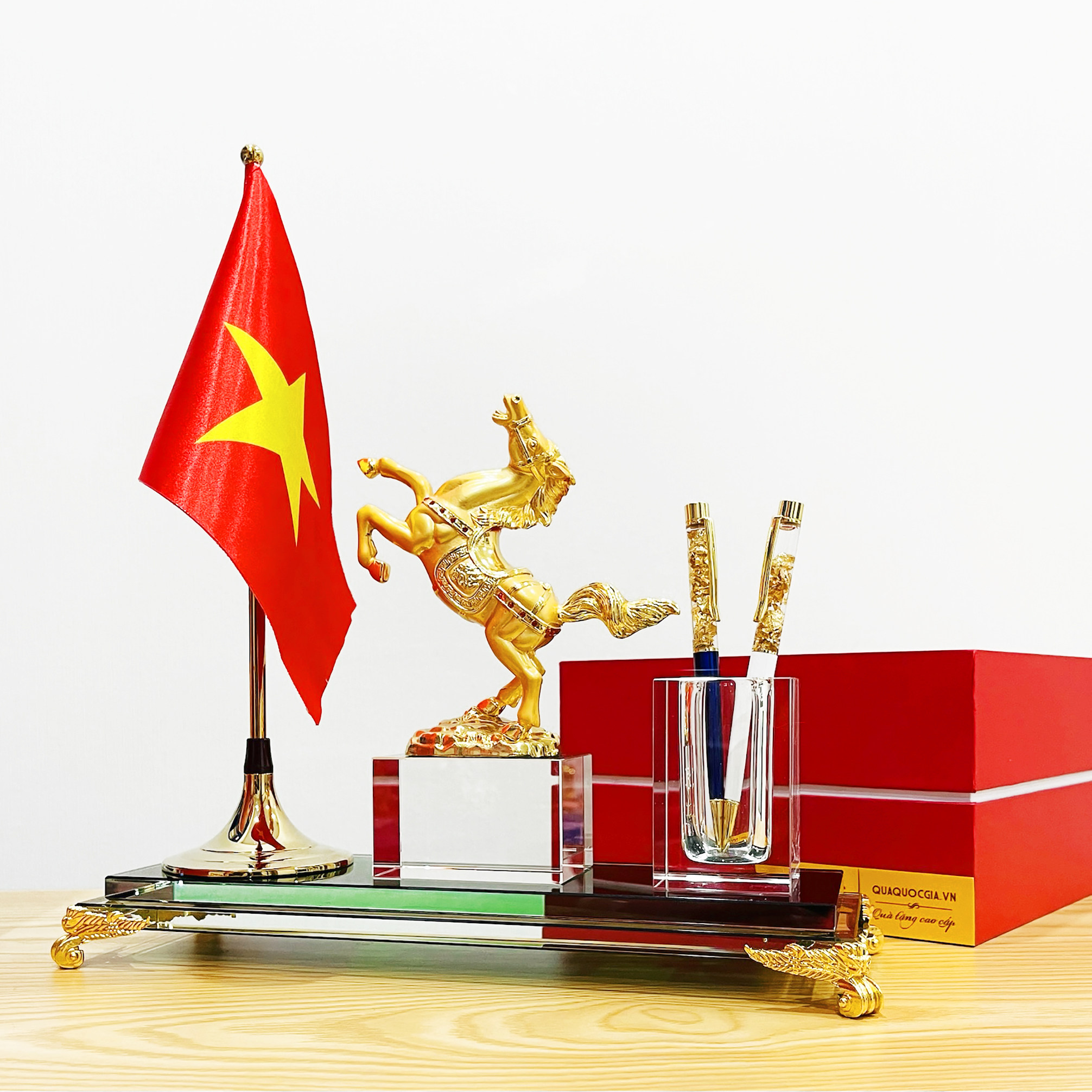 ĐỰNG BÚT DOANH NHÂN MÃ ĐÁO THÀNH CÔNG-MD01CD