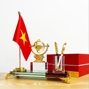 ĐỰNG BÚT DOANH NHÂN BẮT TAY ĐỊA CẦU-BT01CN