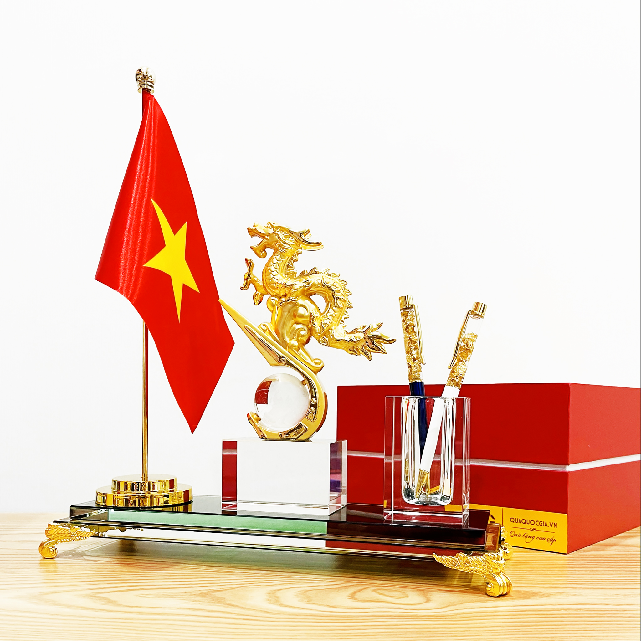 ĐỰNG BÚT DOANH NHÂN ĐỂ BÀN RỒNG VÀNG-RV01CN