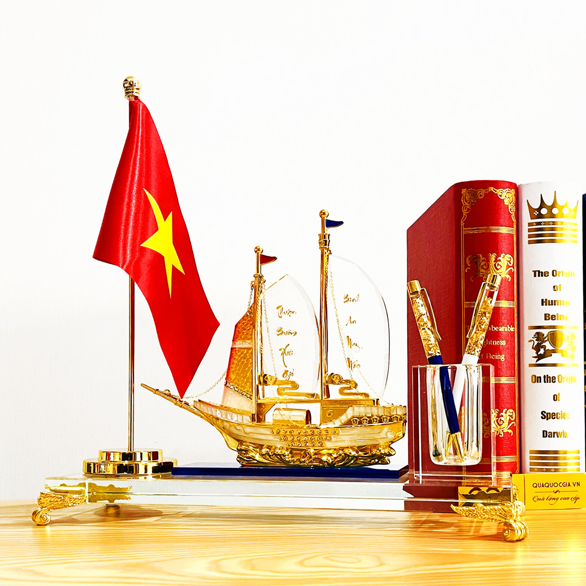 BỘ QUÀ TẶNG ĐỂ BÀN THUẬN BUỒM XUÔI GIÓ VIP - TB01VCN